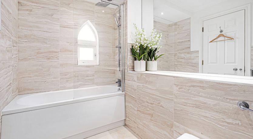 Photo of Jewel & Bronze