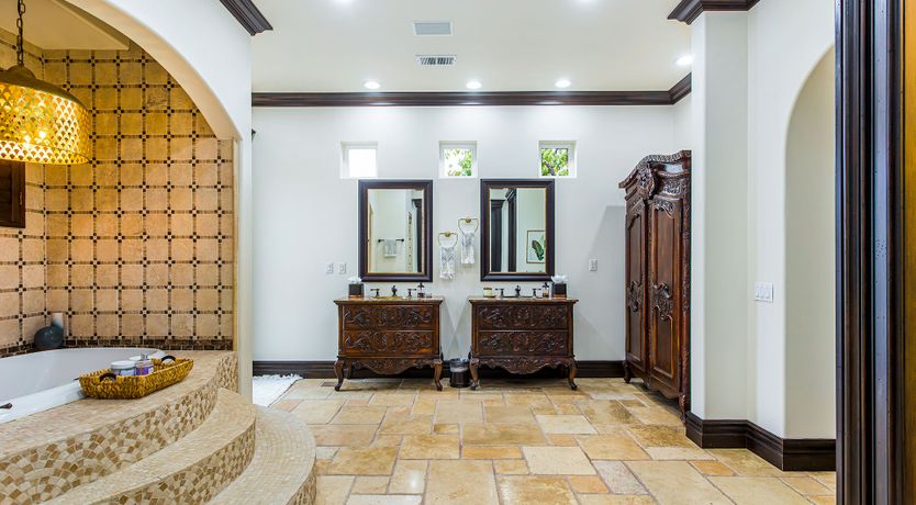 Photo of Desert Luxury