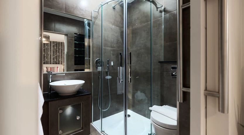 Photo of London's Luxuries