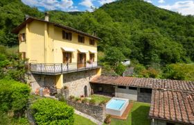 Photo of country-garden-villa