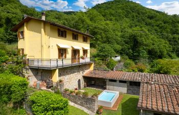 Country Garden Villa Holiday Home