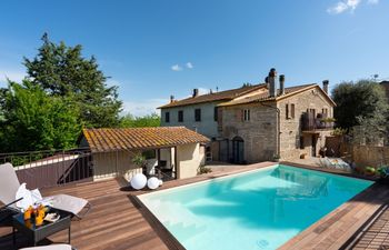 Tuscan Fields Holiday Home