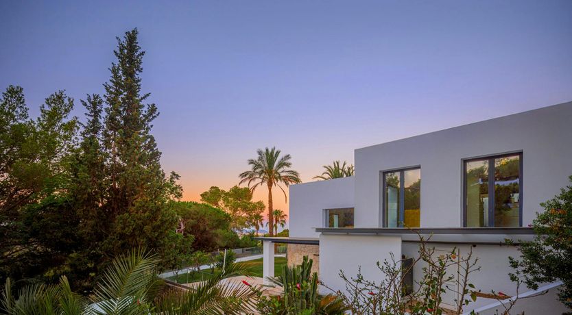 Photo of The Lovely Isle