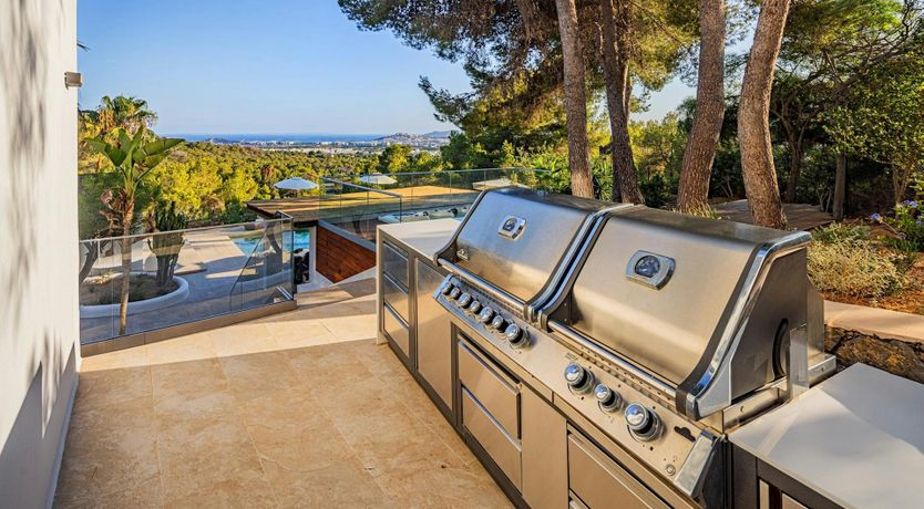 Photo of The Lovely Isle