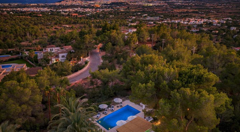 Photo of The Lovely Isle