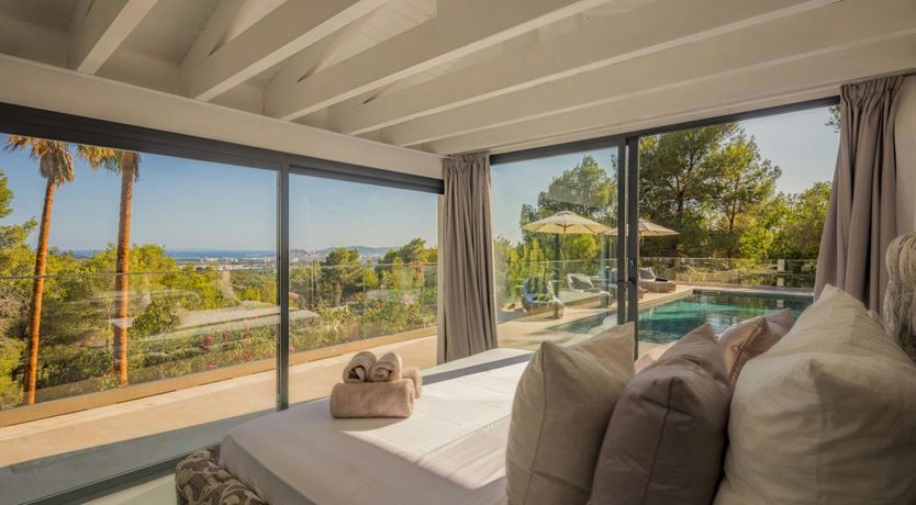 Photo of The Lovely Isle