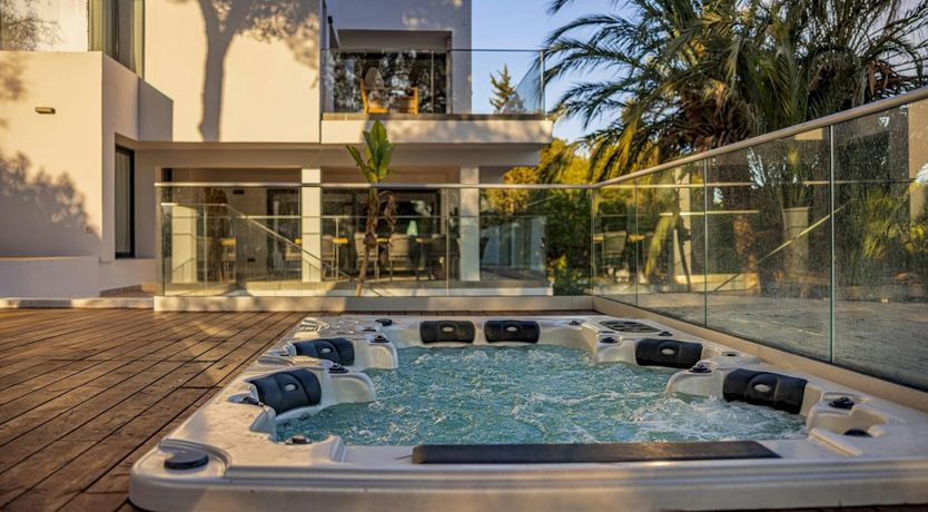 Photo of The Lovely Isle