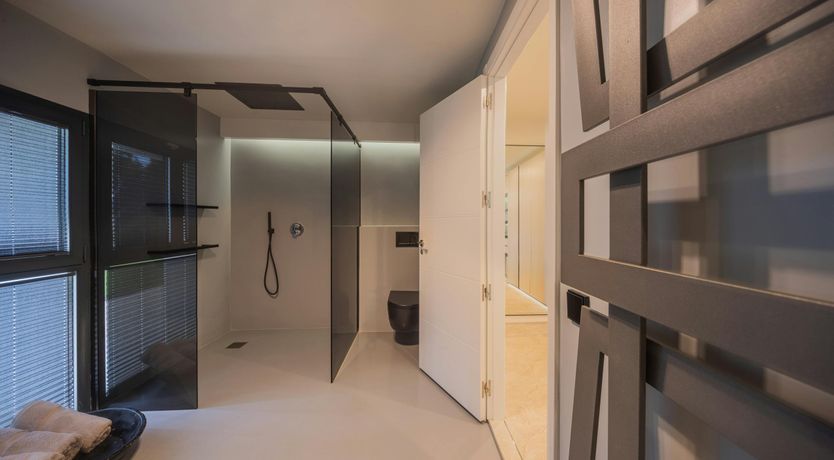 Photo of The Lovely Isle