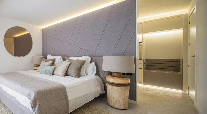 Photo of The Lovely Isle