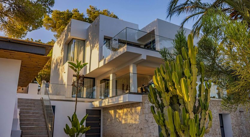 Photo of The Lovely Isle