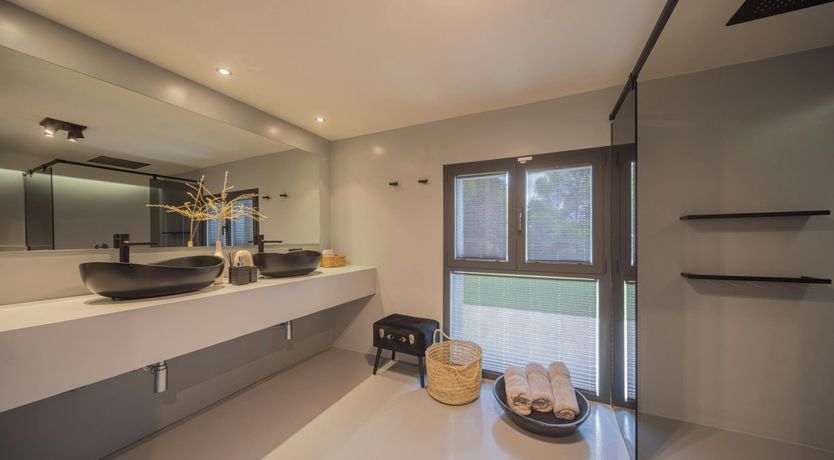 Photo of The Lovely Isle