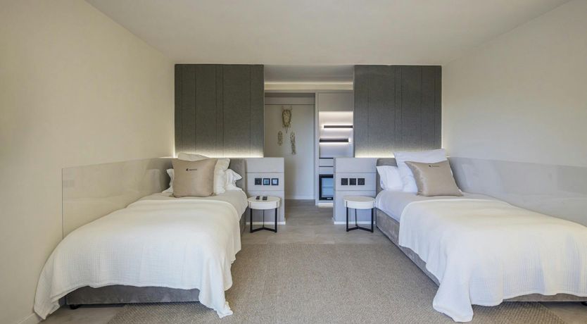 Photo of The Lovely Isle