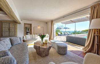 A Riviera Vista Holiday Home