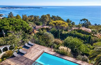 A Riviera Vista Holiday Home