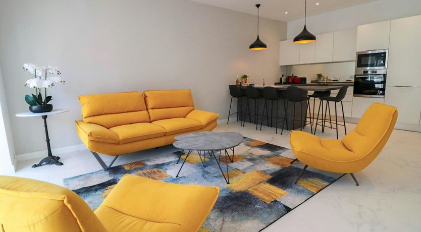 Photo of Riviera Yellow