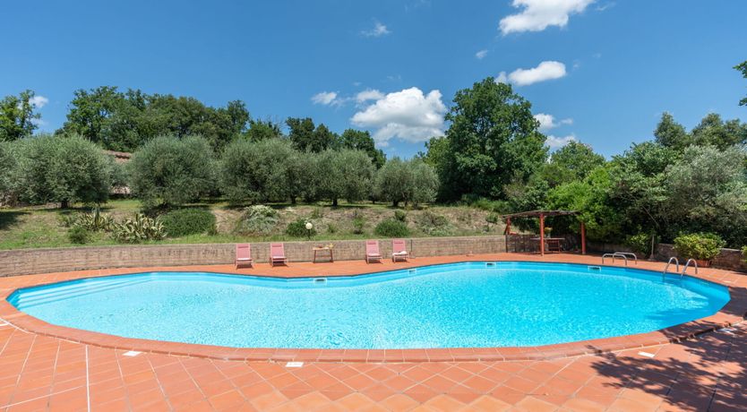 Photo of Hillside Bella