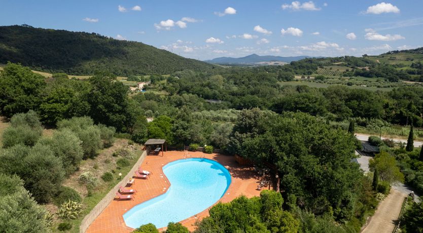 Photo of Hillside Bella