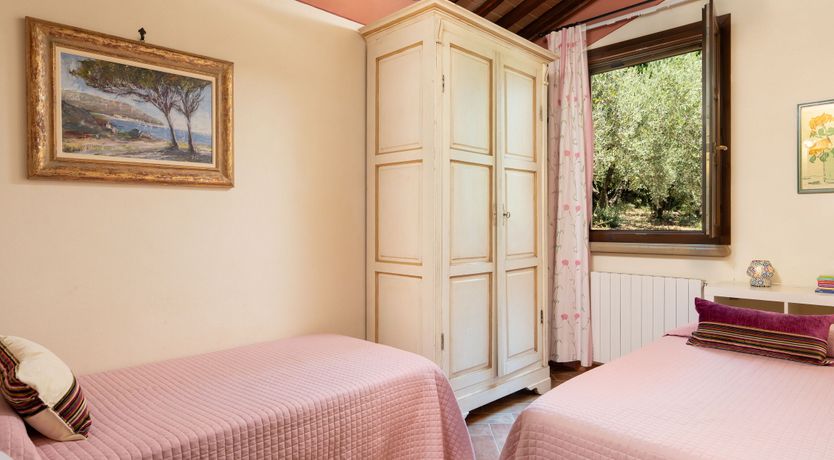 Photo of Hillside Bella