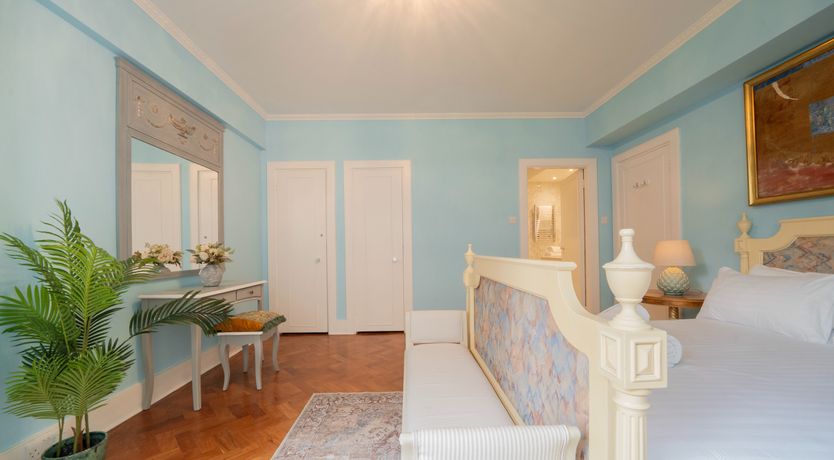 Photo of Classic Jewel