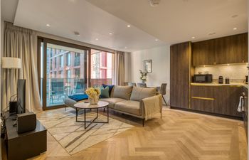 Gateway to Paddington Holiday Home