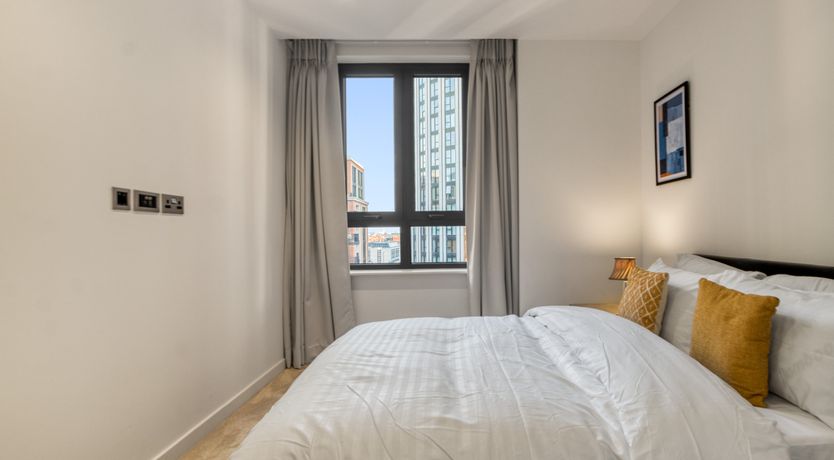 Photo of Gateway to Paddington