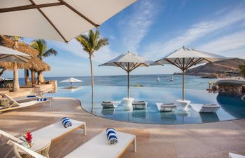 Luminous View Holiday Home