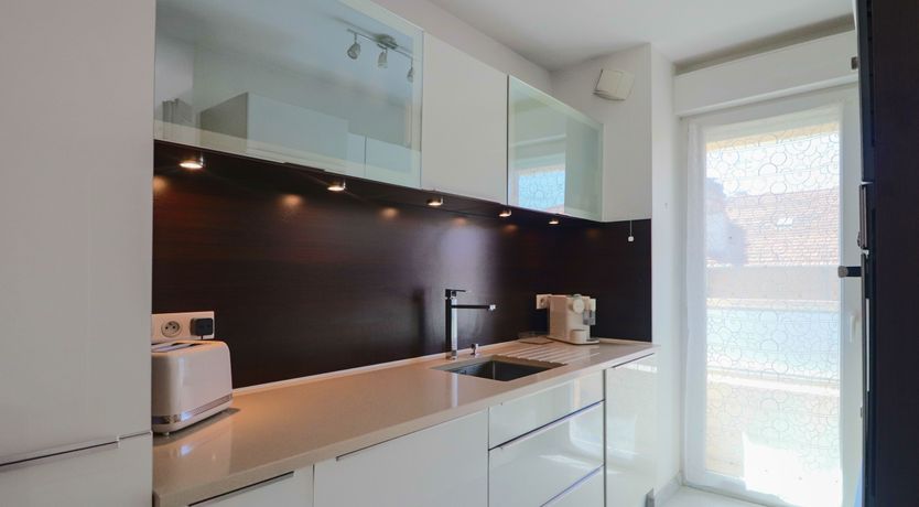 Photo of Carnot Charm