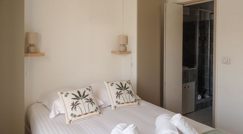 Photo of Carnot Charm