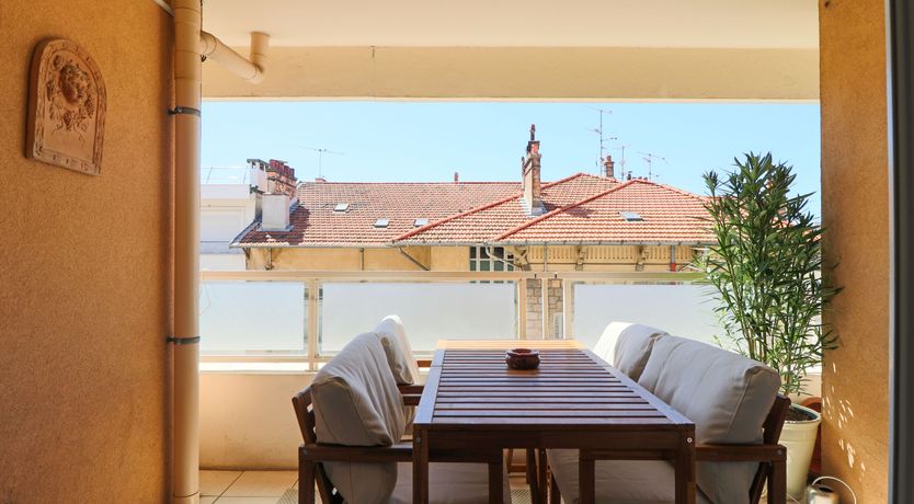 Photo of Carnot Charm