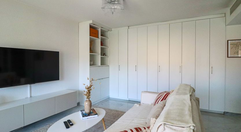 Photo of Carnot Charm