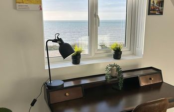 Coastal Quiet Holiday Home