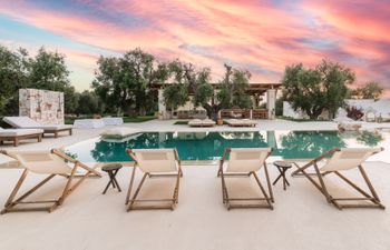 The Sunshine Palace Holiday Home
