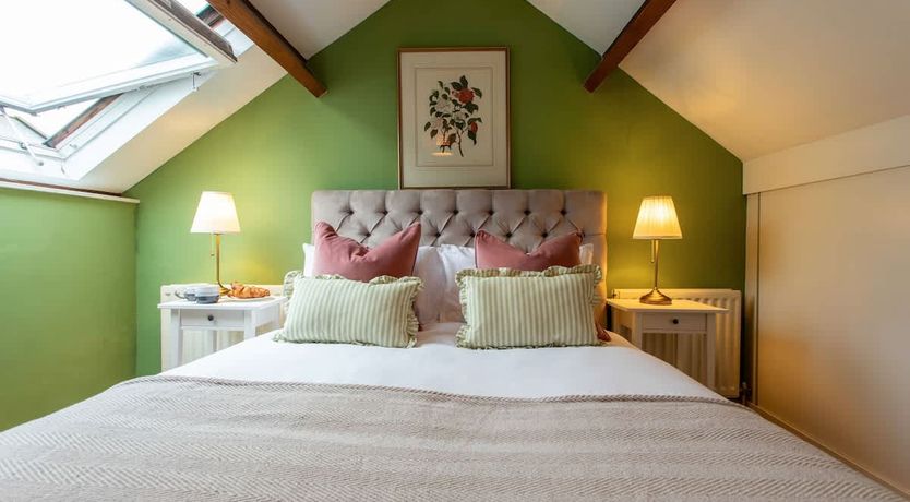 Photo of The Avonside Abbey