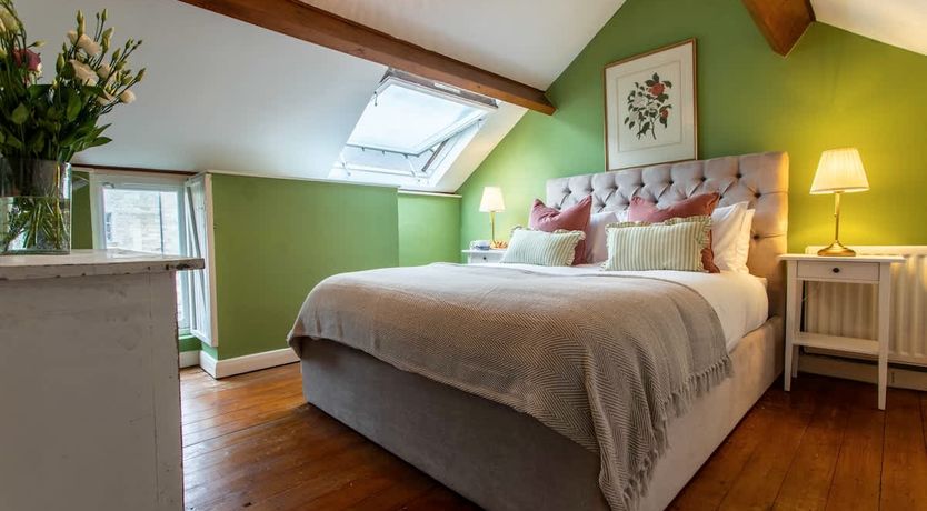 Photo of The Avonside Abbey