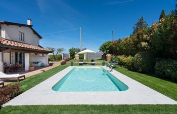 Village Getaway Holiday Home
