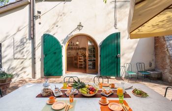 The Antique Dwelling Holiday Home