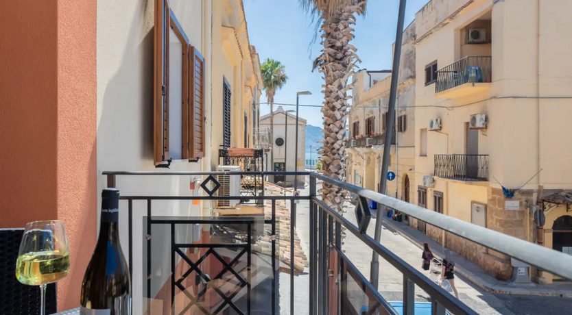 Photo of Coastal Glimmer