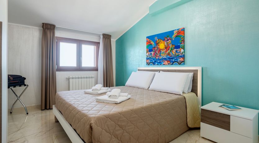 Photo of Crimson Seashore