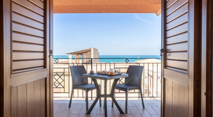 Photo of Crimson Seashore