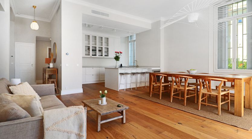 Photo of Golden Echoes