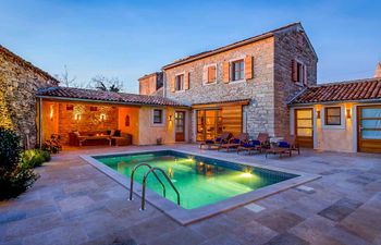 Rustic & Blue Holiday Home