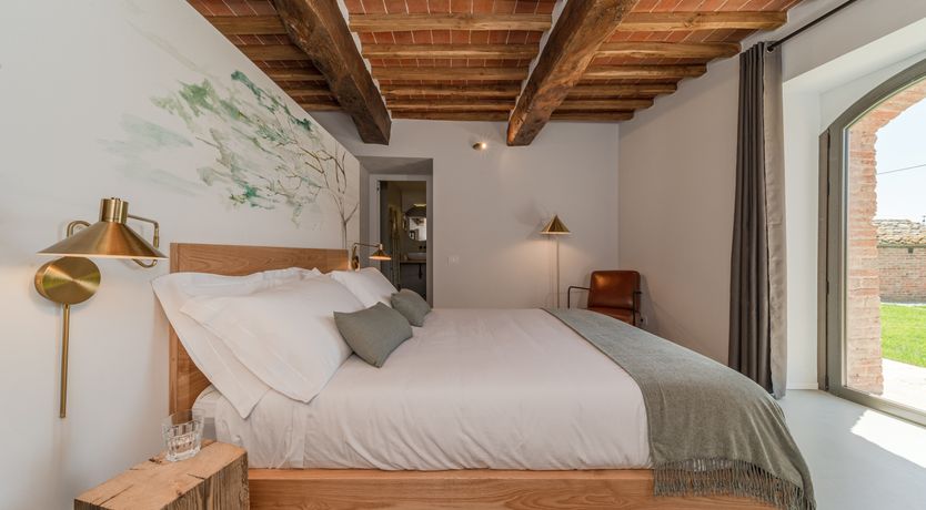 Photo of Sinalunga Style