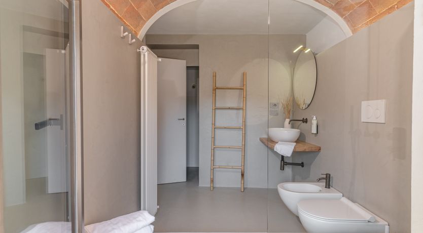 Photo of Sinalunga Style