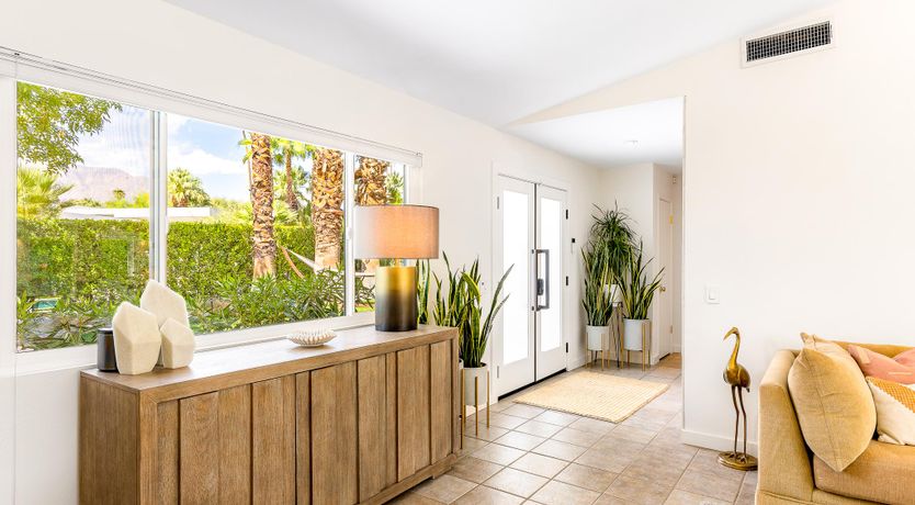 Photo of Tropical Whisper