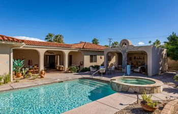 California Palms Holiday Home