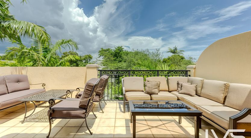 Photo of Coral White