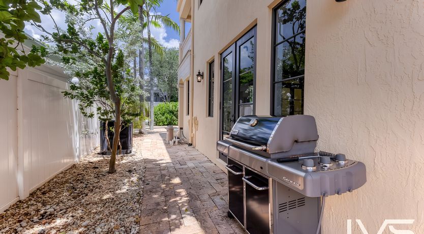 Photo of Coral White