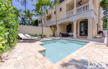 Coral White Holiday Home