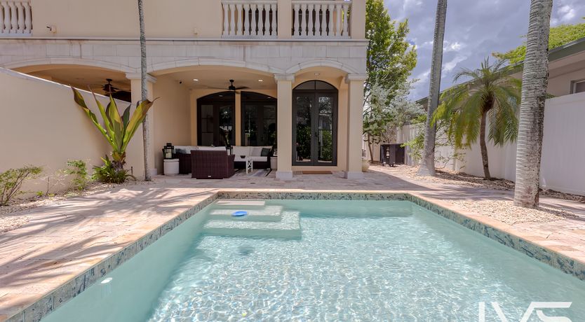 Photo of Coral White