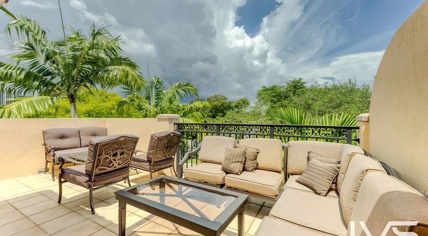 Photo of Coral White